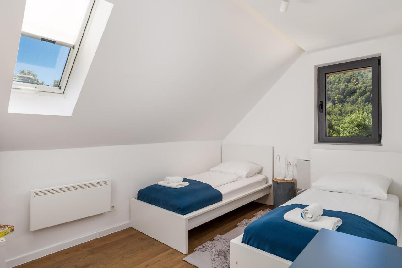 Modern Alpine Monsalbius Chalet Baske Ostarije Kültér fotó